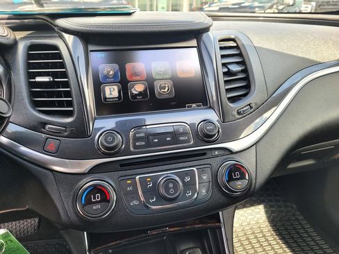 Used 2015 Chevrolet Impala LT w/ Convenience Package FWD image 19