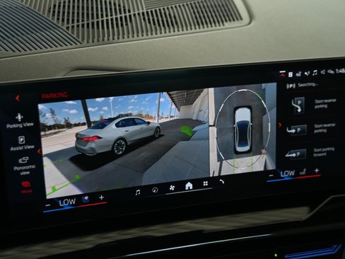 Certified 2024 BMW 530i w/ Premium Package RWD image 29