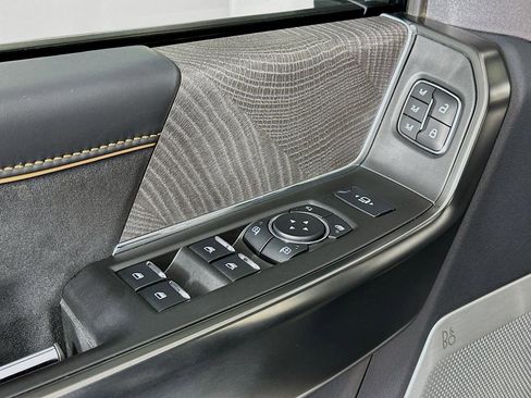 Used 2024 Ford F350 Platinum image 36