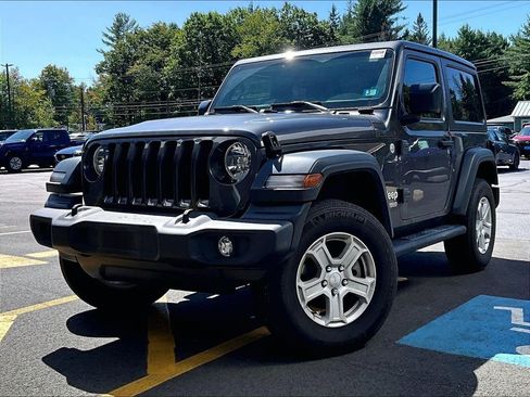 Used 2021 Jeep Wrangler Sport AWD/4WD image 3
