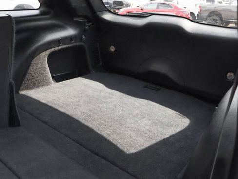 Used 2019 Jeep Grand Cherokee Altitude image 45