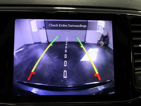 Used 2021 Jeep Grand Cherokee Limited image 47