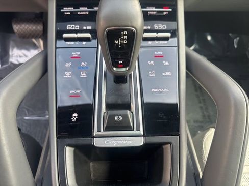 Used 2023 Porsche Cayenne Platinum Edition AWD/4WD image 27