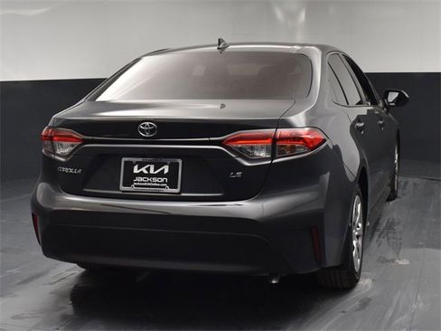 Used 2025 Toyota Corolla LE image 7