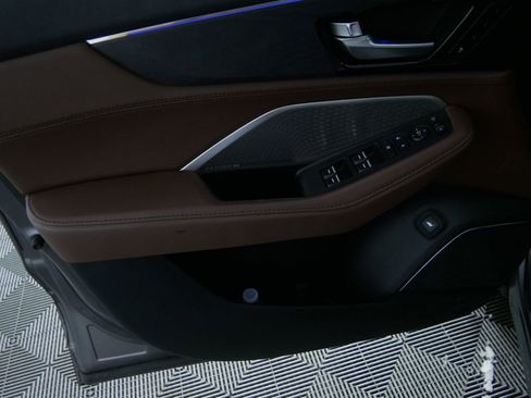 Used 2022 Acura MDX SH-AWD w/ Advance Package image 11