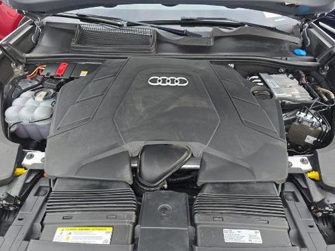 Used 2019 Audi Q8 Premium Plus w/ Premium Plus AWD/4WD image 8