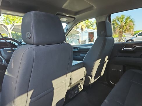 Used 2025 Chevrolet Silverado 1500 LT image 10