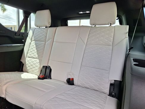 New 2026 Cadillac Escalade ESV Platinum Sport w/ LPO, ONYX Package AWD/4WD image 18