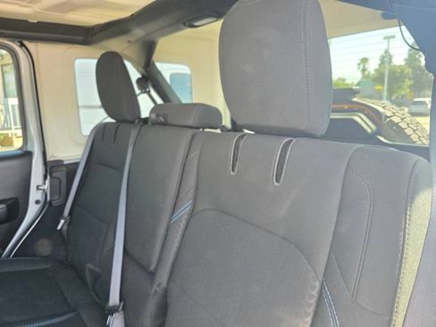 Used 2024 Jeep Wrangler Unlimited Rubicon 4xe AWD/4WD image 16