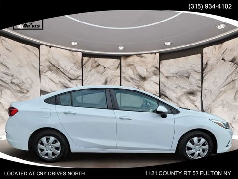 Used 2016 Chevrolet Cruze LS FWD image 3