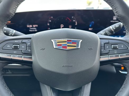 Used 2024 Cadillac XT4 Premium Luxury image 32