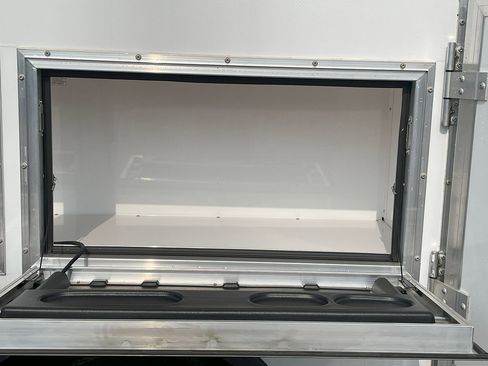 Used 2022 Chevrolet Express 3500 CUTWAY w/ Power Convenience Package image 17