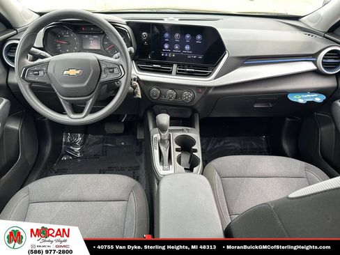 Certified 2024 Chevrolet Trax LS w/ LS Convenience Package FWD image 12