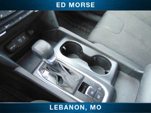 Used 2019 Hyundai Santa Fe SE image 25