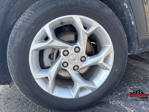 Used 2024 Chevrolet Trax LS w/ LS Convenience Package FWD image 9
