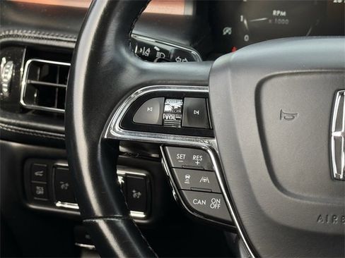 Used 2022 Lincoln Nautilus Reserve w/ Equipment Group 201A image 13