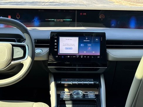 Used 2025 Lincoln Nautilus Reserve image 17