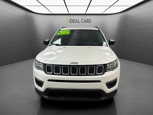 Used 2018 Jeep Compass Sport w/ Tech Group FWD image 2