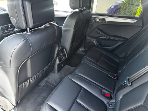 Used 2026 Porsche Macan AWD/4WD image 35