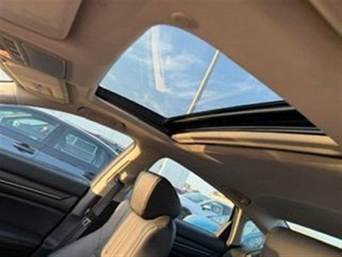 Used 2021 Honda Accord Touring image 4