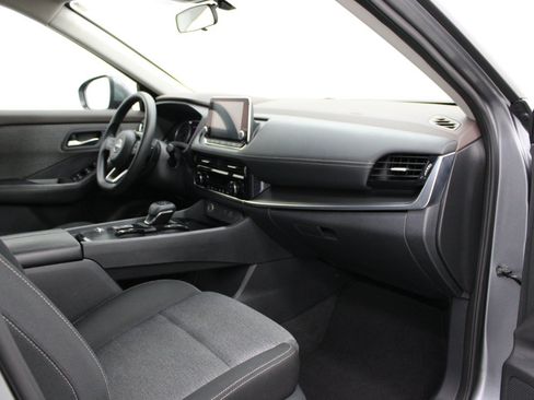 Used 2023 Nissan Rogue SV FWD image 10