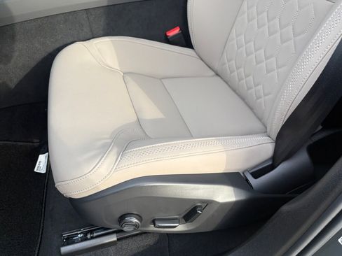 New 2026 Volvo XC60 B5 Plus w/ Protection Package Premier image 19