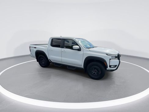 Used 2025 Nissan Frontier PRO-4X AWD/4WD image 2