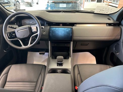 Used 2025 Land Rover Discovery Sport Dynamic SE image 7