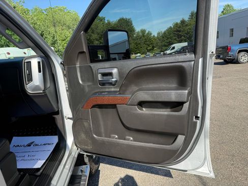 Used 2015 GMC Sierra 3500 SLE w/ SLE Preferred Package AWD/4WD image 18