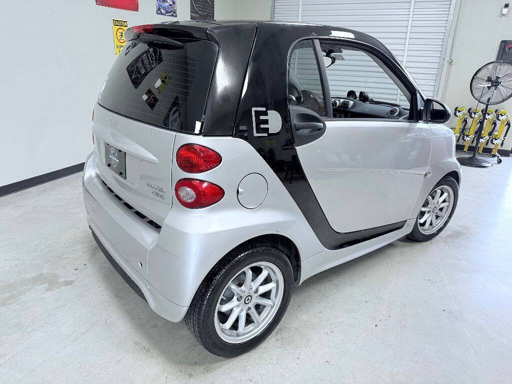 Used 2015 smart fortwo electric drive RWD image 10