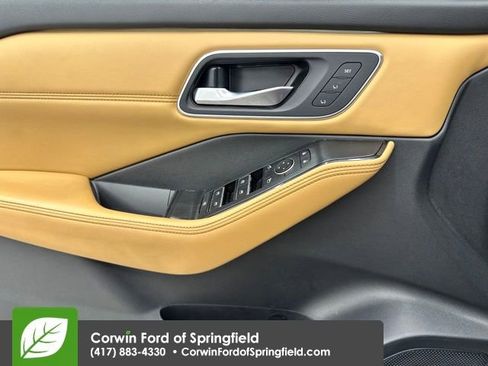 Used 2021 Nissan Rogue Platinum image 31