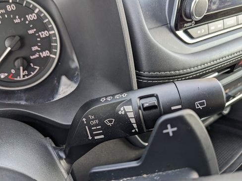 Used 2023 Nissan Rogue SV image 48