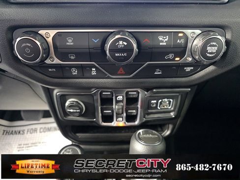 New 2025 Jeep Gladiator Sport image 23