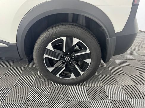 Used 2025 Nissan Kicks SR FWD image 13