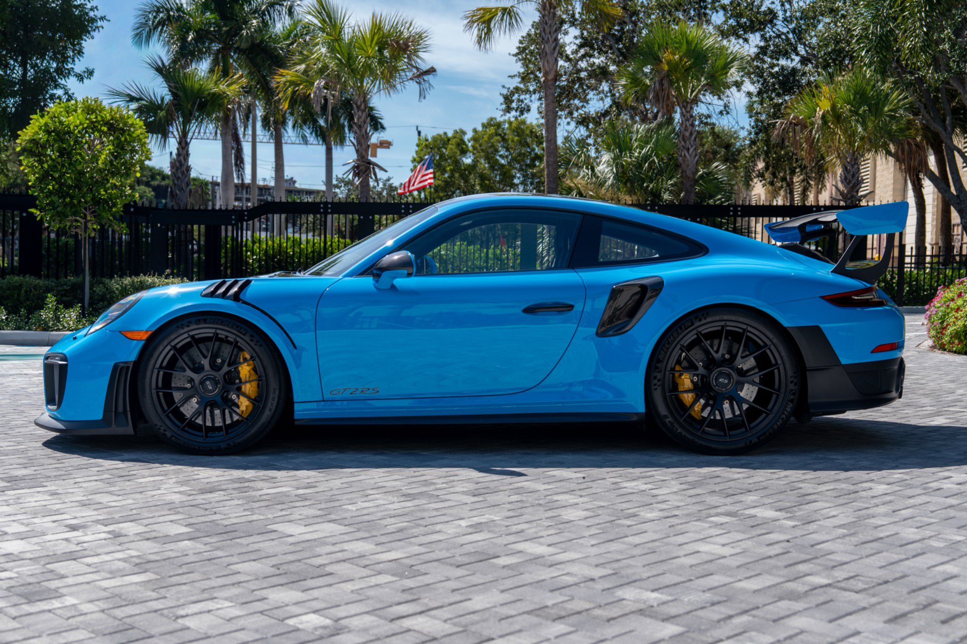 Used 2018 Porsche 911 GT2 RS w/ Weissach Package RWD image 8