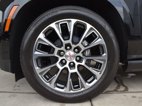 Used 2026 GMC Yukon Denali w/ Sun & Power Step Package RWD image 13
