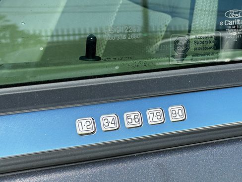 Used 2012 Lincoln Navigator 2WD image 17