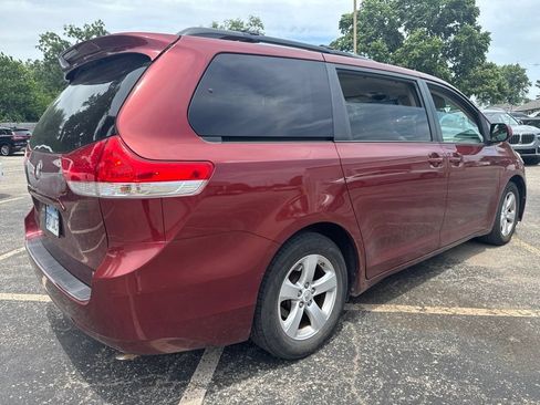 Used 2013 Toyota Sienna LE w/ Towing Pkg FWD image 3