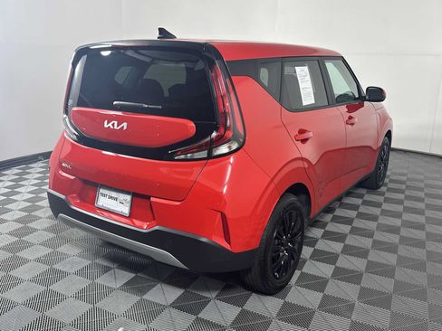 Used 2023 Kia Soul LX FWD image 7