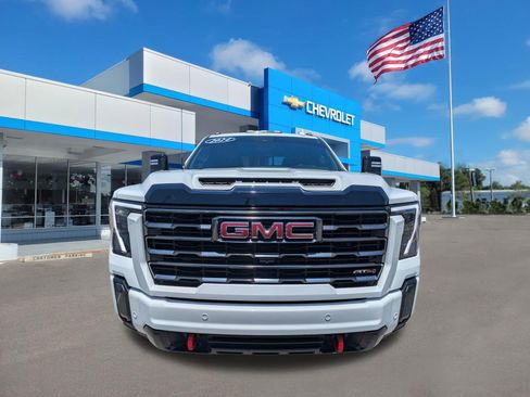 Used 2024 GMC Sierra 2500 AT4 w/ AT4 Premium Plus Package AWD/4WD image 8