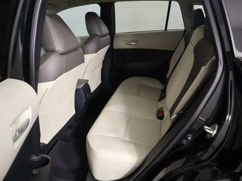 Used 2023 Toyota Corolla Cross XLE image 21