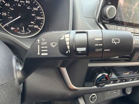 Used 2023 Nissan Rogue SV AWD/4WD image 23