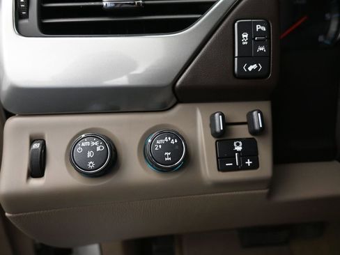 Used 2018 Chevrolet Tahoe Premier image 23