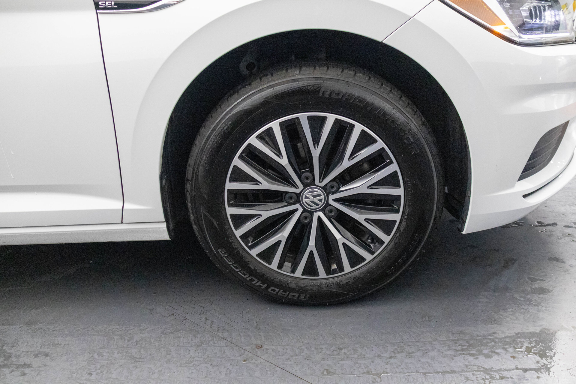 Used 2019 Volkswagen Jetta SEL w/ Cold Weather Package FWD image 37