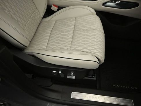 Used 2024 Lincoln Nautilus Black Label w/ Jet Appearance Package (87T) image 35