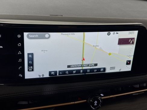 Used 2023 Nissan Ariya AWD image 5