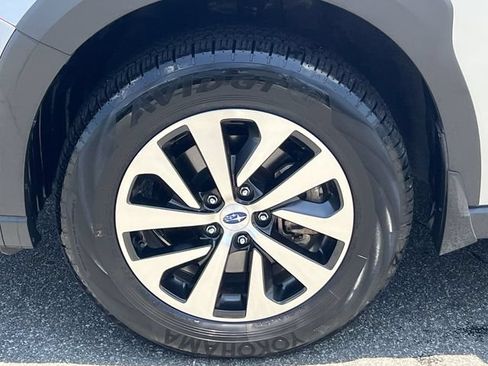 Certified 2025 Subaru Outback Premium AWD/4WD image 36