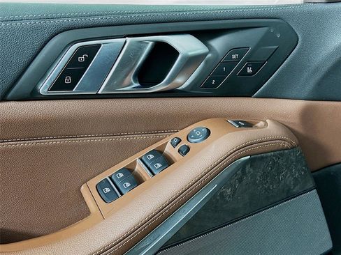 Used 2020 BMW X5 xDrive40i w/ M Sport Package image 18