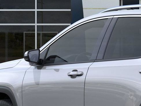 New 2024 GMC Terrain SLT w/ Infotainment Package II image 12