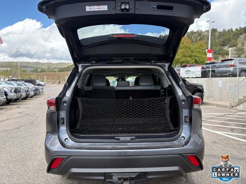 Used 2023 Toyota Highlander XLE image 8